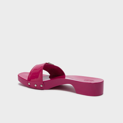 Pescura Cameron - Lacquered low heel sandals